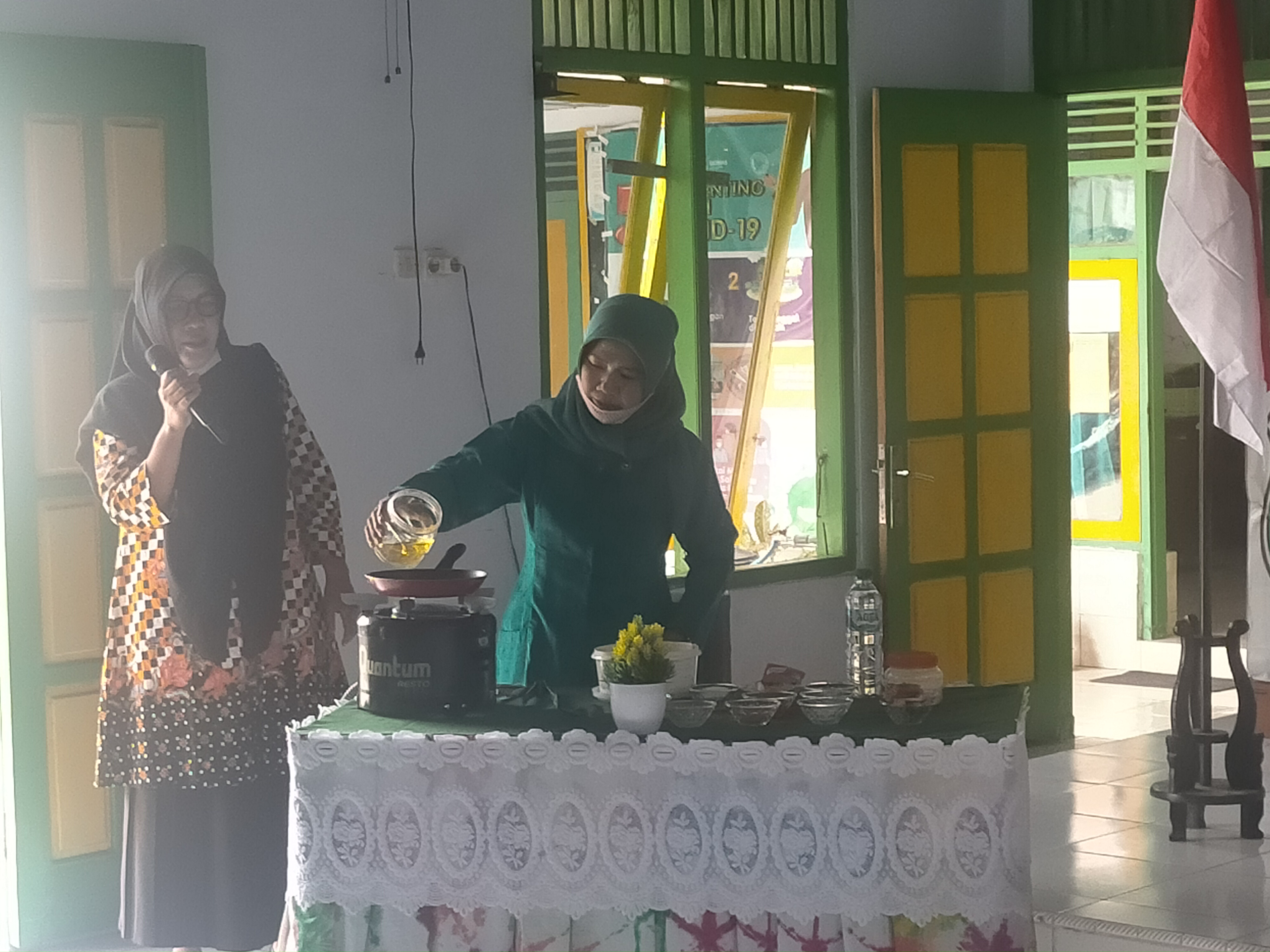 KEGIATAN POKJA III TP.PKK DESA BAYEMWETAN " PELATIHAN MEMASAK IKAN"